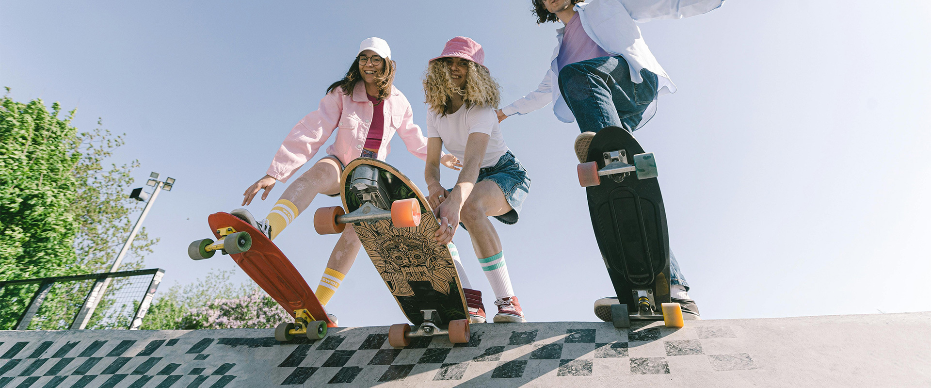 Alaroo – Stylish Women’s Activewear, Golf, Running and Yoga Tops for Everyday Movement